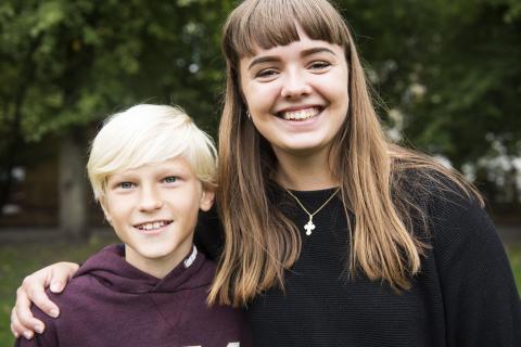 Frivillig og barn_Ungdommens Røde Kors