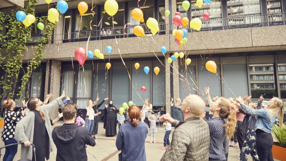 Hospitalscafe_Børnecafe_Riget_balonner_frivillige_ungdommens røde kors