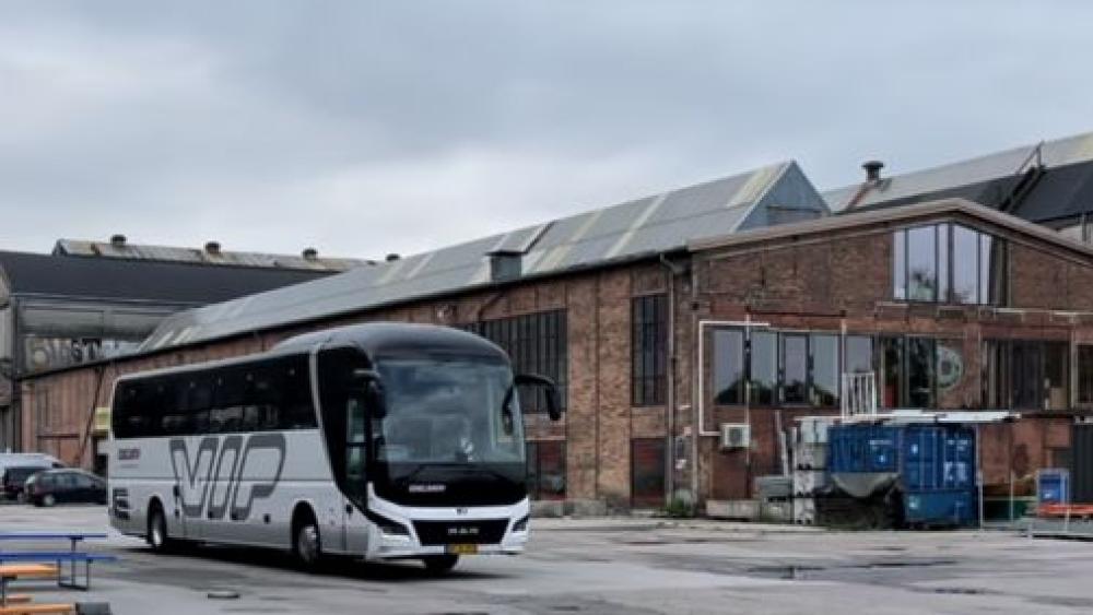 på pletten bus, toyota